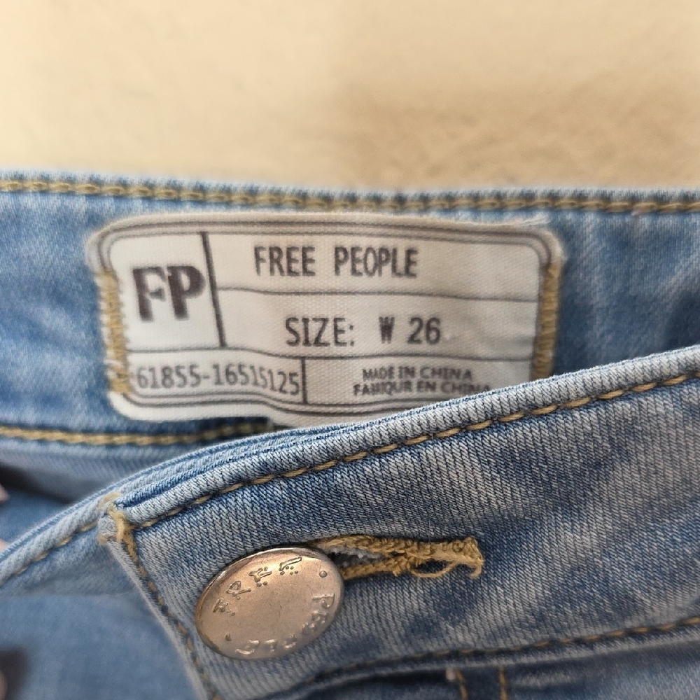 Free People Just Float On Flare Jeans Light Blue Wash Bell Bottom Size 26 Boho - Picture 4 of 13